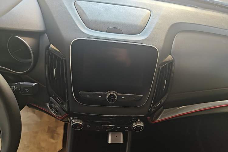 Used CHANGAN CS55 2018 1.5T Automatic Colorful Edition China V Standard Audio And AC Panel