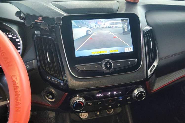 Used CHANGAN CS55 2018 1.5T Automatic Colorful Edition China V Standard Audio And AC Panel