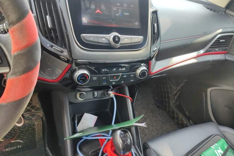 Used CHANGAN CS55 2018 1.5T Manual Colorful Model China V Standard Audio And AC Panel