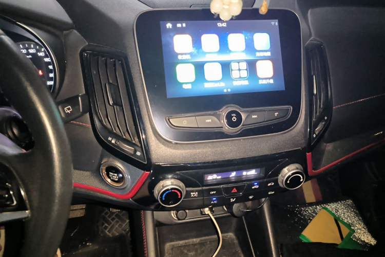Used CHANGAN CS55 2018 1.5T Automatic Colorful Edition China V Standard Audio And AC Panel