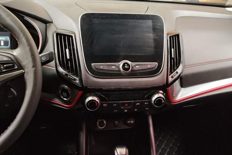 Used CHANGAN CS55 2018 1.5T Automatic Colorful Edition China V Standard Audio And AC Panel