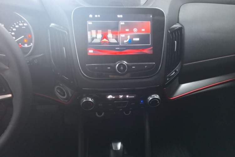 Used CHANGAN CS55 2018 1.5T Automatic Colorful Edition China V Standard Audio And AC Panel