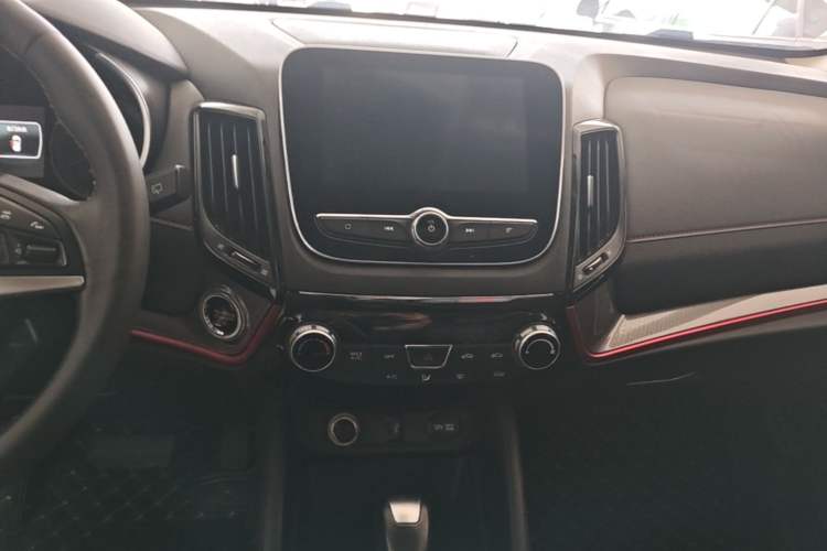 Used CHANGAN CS55 2018 1.5T Automatic Colorful Edition China V Standard Audio And AC Panel