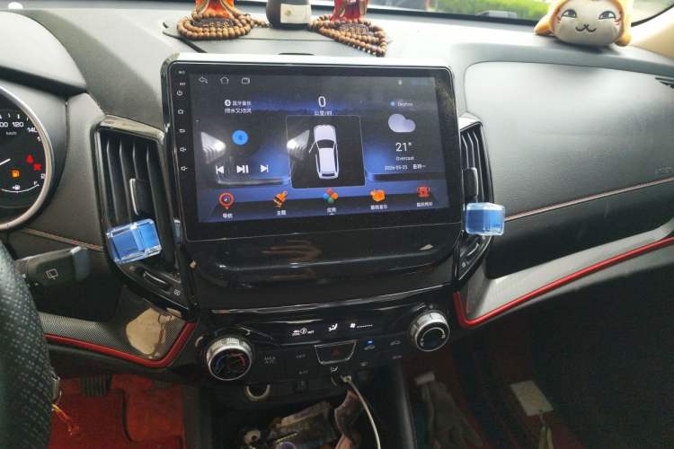 Used CHANGAN CS55 2018 1.5T Manual Colorful Model China V Standard Audio And AC Panel