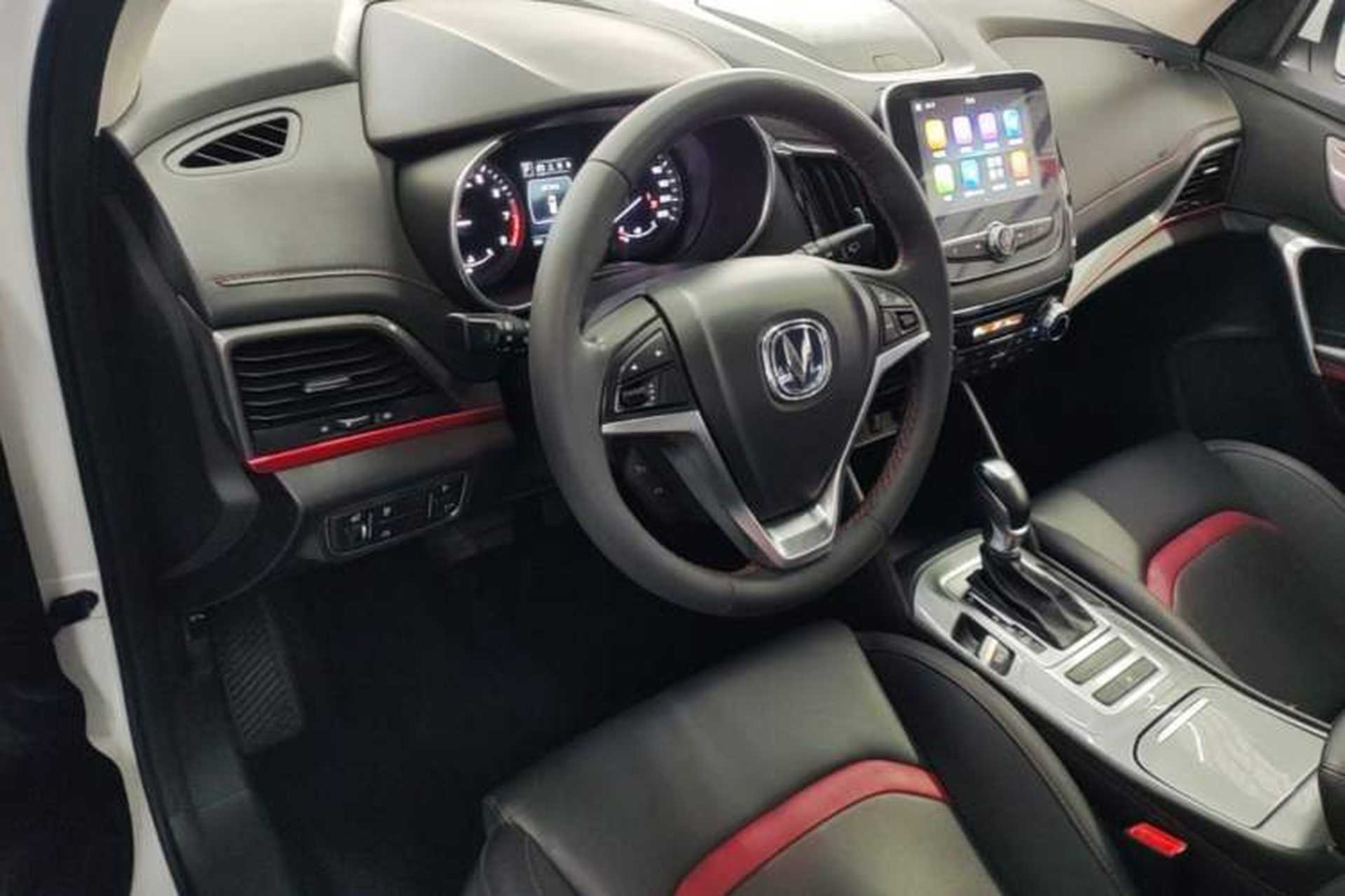 Used CHANGAN CS55 2018 1.5T Automatic Colorful Edition China V Standard Center Console