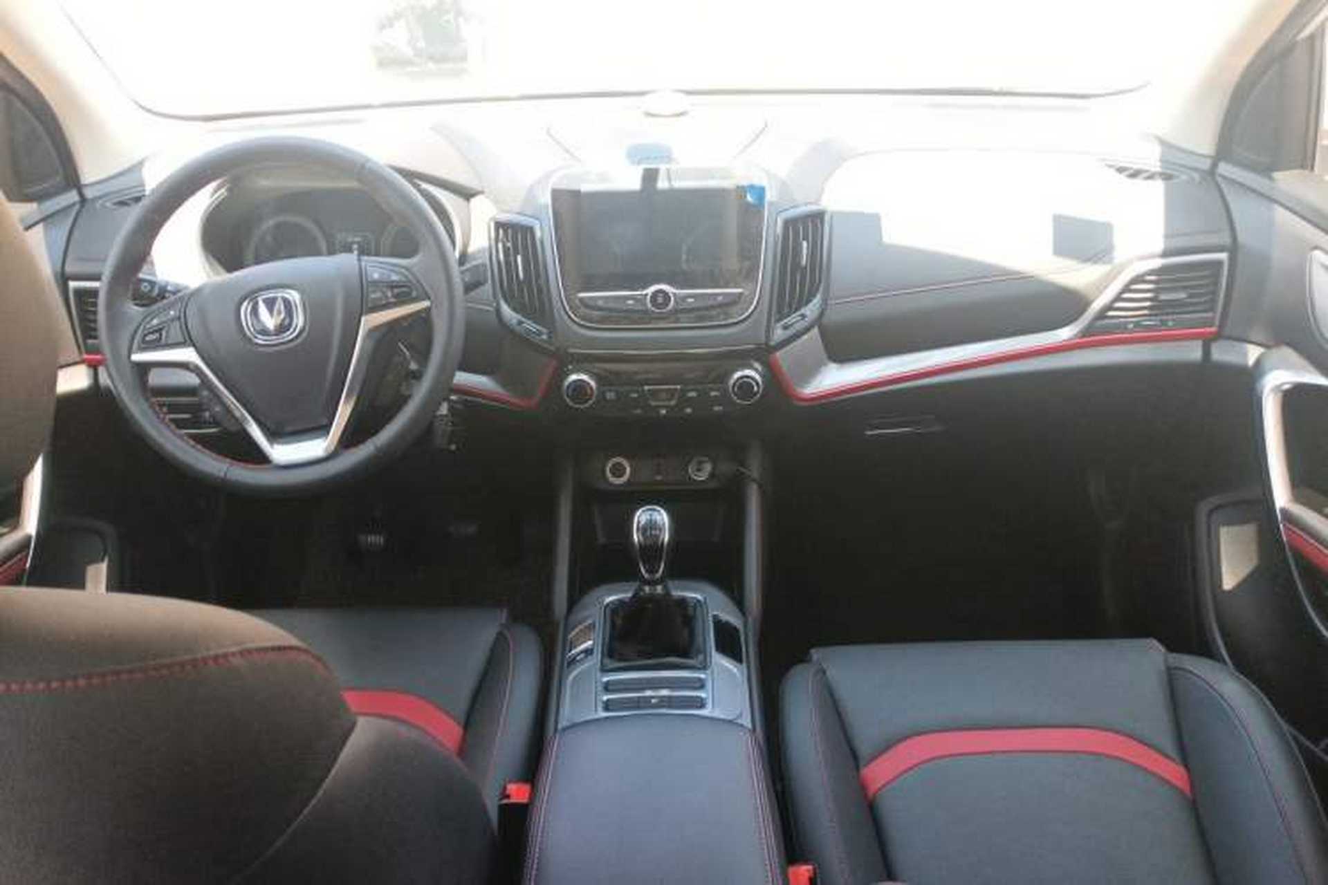 Used CHANGAN CS55 2018 1.5T Manual Colorful Model China V Standard Center Console