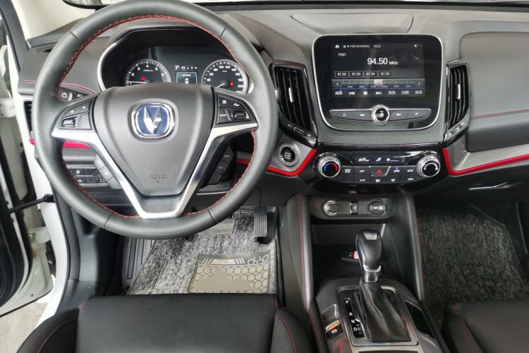 Used CHANGAN CS55 2018 1.5T Automatic Colorful Edition China V Standard Center Console