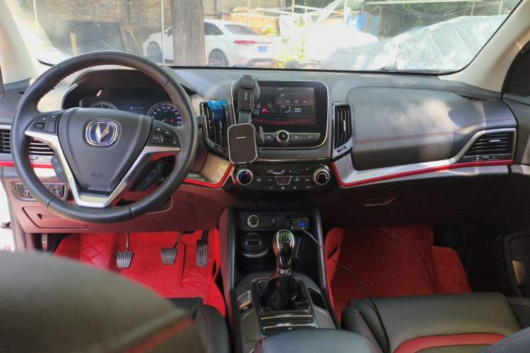 Used CHANGAN CS55 2018 1.5T Manual Colorful Model China V Standard Center Console