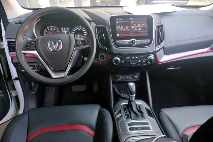 Used CHANGAN CS55 2018 1.5T Automatic Colorful Edition China V Standard Center Console