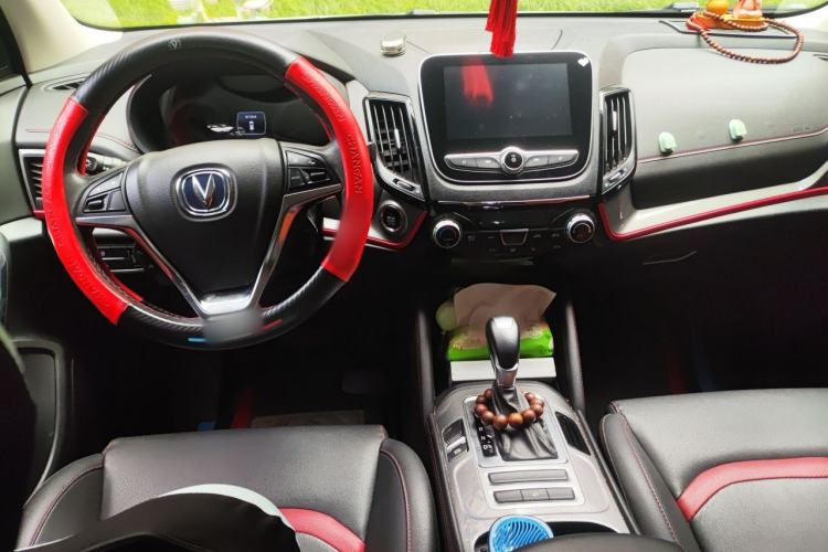 Used CHANGAN CS55 2018 1.5T Automatic Colorful Edition China V Standard Center Console