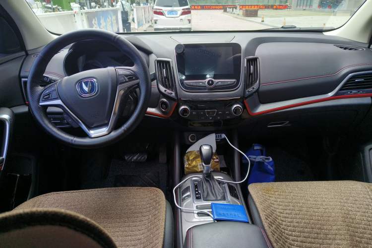 Used CHANGAN CS55 2018 1.5T Automatic Colorful Edition China V Standard Center Console