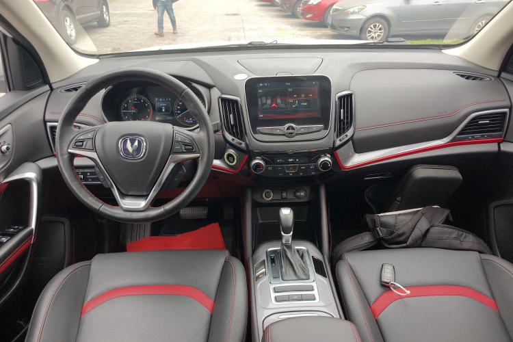 Used CHANGAN CS55 2018 1.5T Automatic Colorful Edition China V Standard Center Console