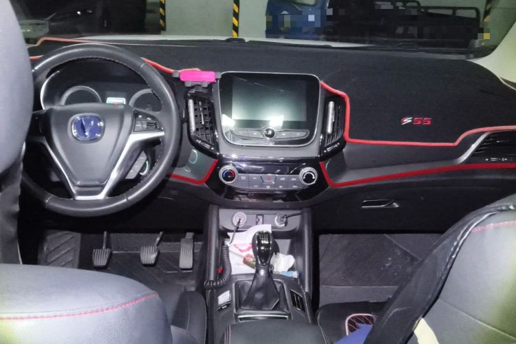 Used CHANGAN CS55 2018 1.5T Manual Colorful Model China V Standard Center Console