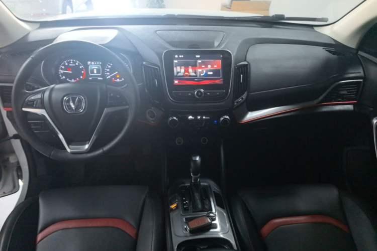 Used CHANGAN CS55 2018 1.5T Automatic Colorful Edition China V Standard Center Console