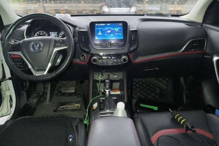 Used CHANGAN CS55 2018 1.5T Automatic Colorful Edition China V Standard Center Console