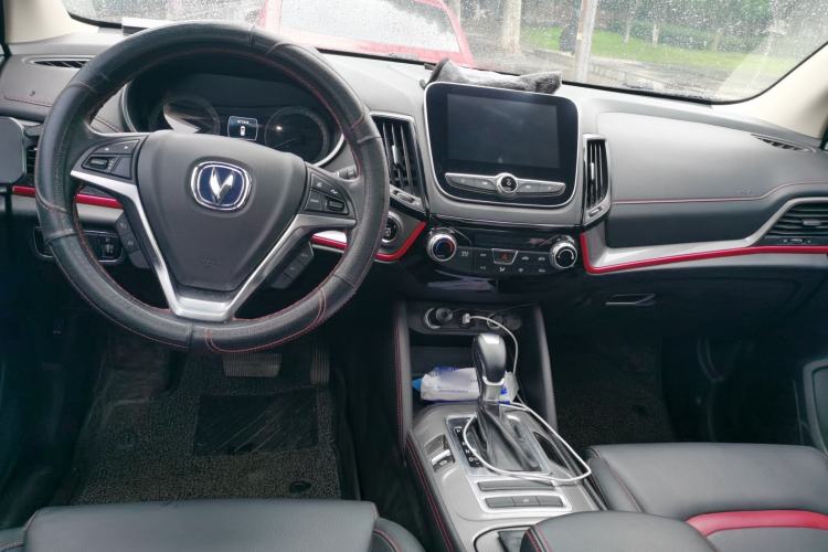 Used CHANGAN CS55 2018 1.5T Automatic Colorful Edition China V Standard Center Console