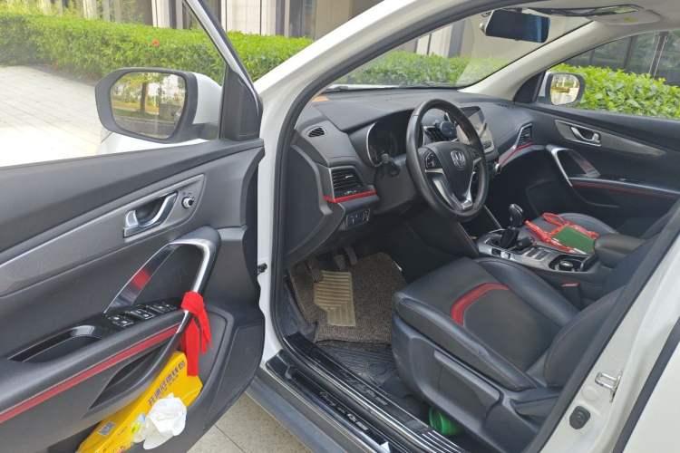 Used CHANGAN CS55 2018 1.5T Manual Colorful Model China V Standard Driver Seat