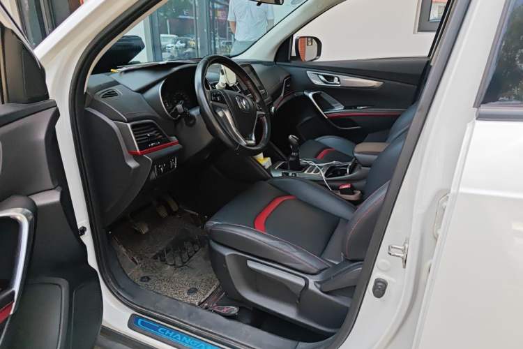 Used CHANGAN CS55 2018 1.5T Manual Colorful Model China V Standard Driver Seat