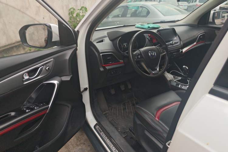 Used CHANGAN CS55 2018 1.5T Manual Colorful Model China V Standard Driver Seat