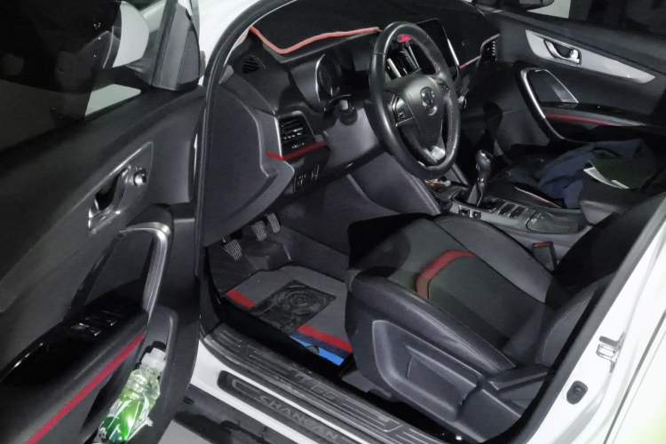Used CHANGAN CS55 2018 1.5T Manual Colorful Model China V Standard Driver Seat