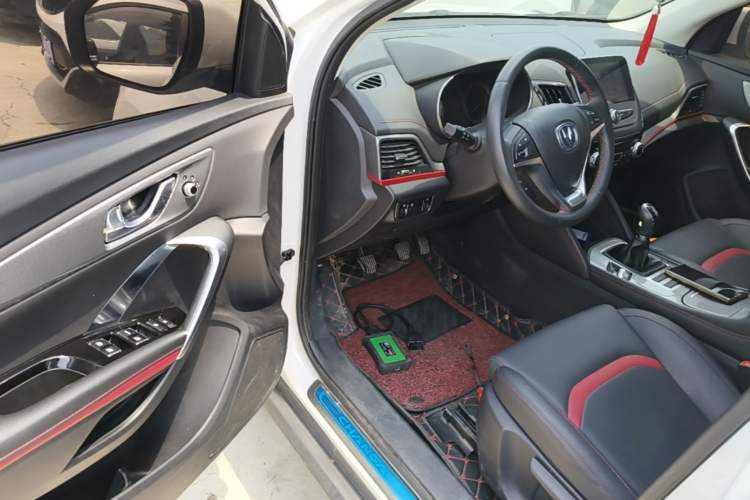 Used CHANGAN CS55 2018 1.5T Manual Colorful Model China V Standard Driver Seat
