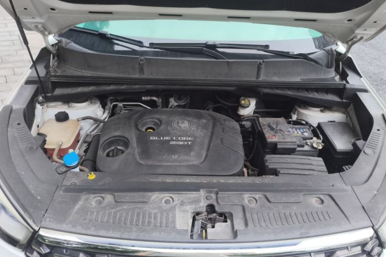 Used CHANGAN CS55 2018 1.5T Manual Colorful Model China V Standard Engine Bay