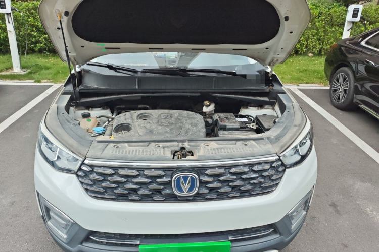 Used CHANGAN CS55 2018 1.5T Manual Colorful Model China V Standard Engine Bay