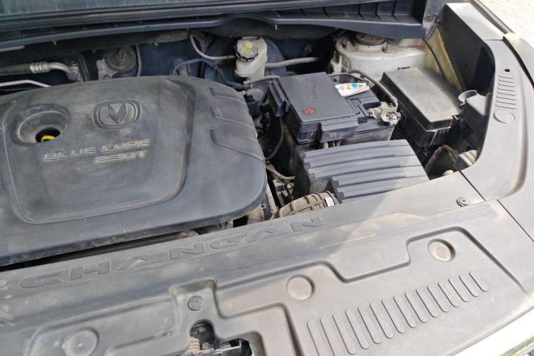 Used CHANGAN CS55 2018 1.5T Manual Colorful Model China V Standard Engine Bay Left