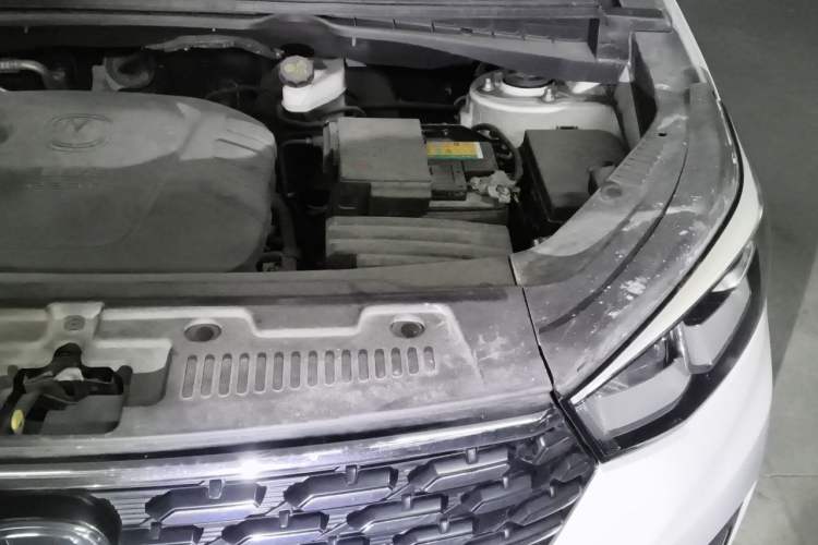 Used CHANGAN CS55 2018 1.5T Manual Colorful Model China V Standard Engine Bay Left