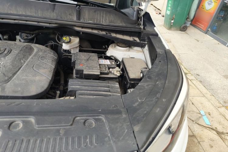 Used CHANGAN CS55 2018 1.5T Manual Colorful Model China V Standard Engine Bay Left