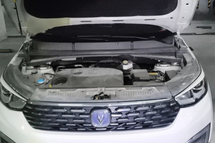 Used CHANGAN CS55 2018 1.5T Manual Colorful Model China V Standard Engine Bay