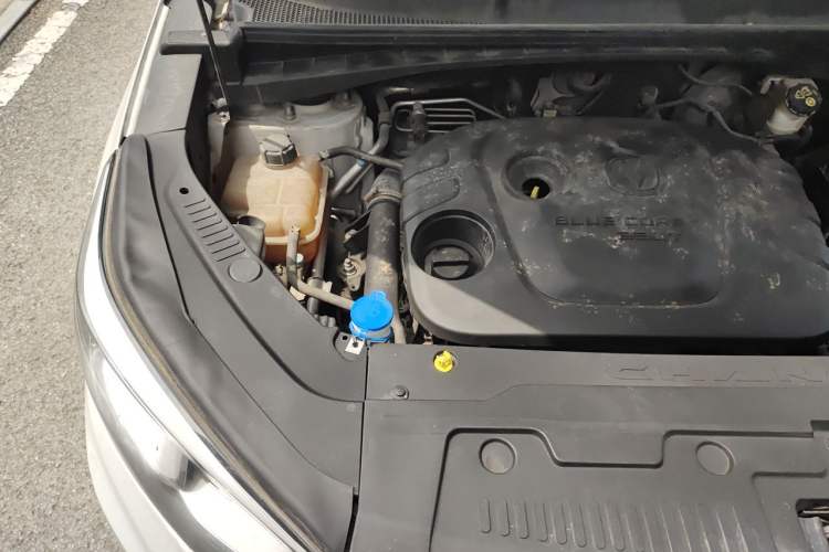 Used CHANGAN CS55 2018 1.5T Automatic Colorful Edition China V Standard Engine Bay Right