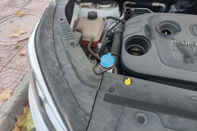 Used CHANGAN CS55 2018 1.5T Manual Colorful Model China V Standard Engine Bay Right