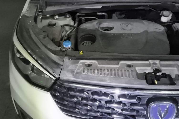Used CHANGAN CS55 2018 1.5T Manual Colorful Model China V Standard Engine Bay Right