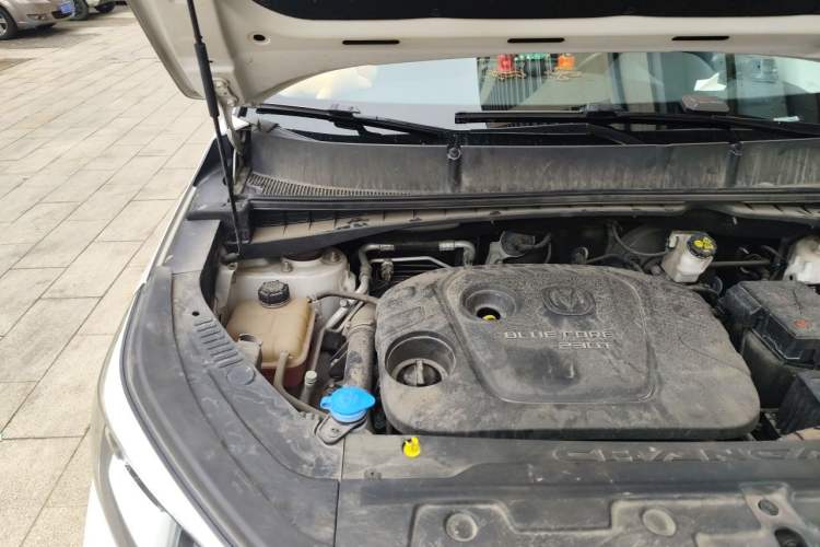 Used CHANGAN CS55 2018 1.5T Manual Colorful Model China V Standard Engine Bay Right