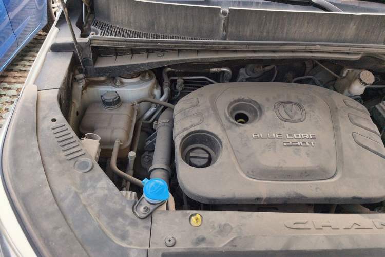 Used CHANGAN CS55 2018 1.5T Manual Colorful Model China V Standard Engine Bay Right