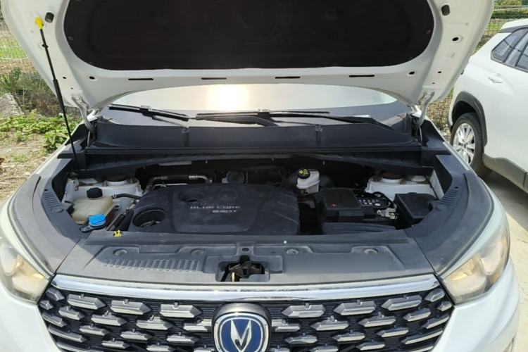Used CHANGAN CS55 2018 1.5T Manual Colorful Model China V Standard Engine Bay