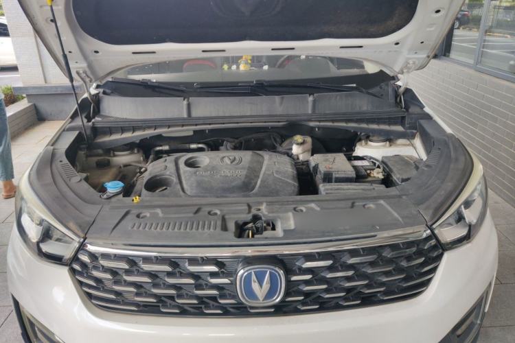 Used CHANGAN CS55 2018 1.5T Manual Colorful Model China V Standard Engine Bay