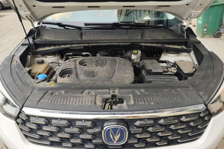 Used CHANGAN CS55 2018 1.5T Manual Colorful Model China V Standard Engine Bay