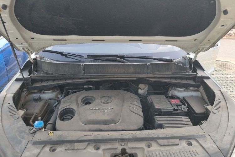 Used CHANGAN CS55 2018 1.5T Manual Colorful Model China V Standard Engine Bay