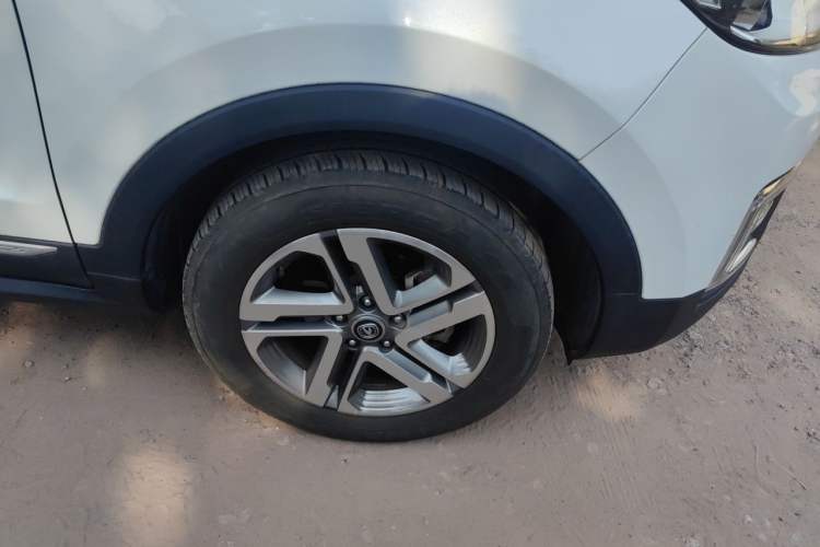Used CHANGAN CS55 2018 1.5T Manual Colorful Model China V Standard Exterior 1