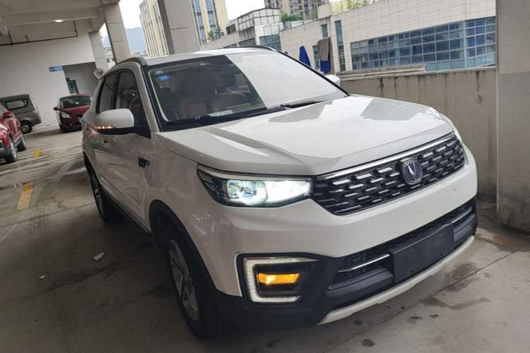 Used CHANGAN CS55 2018 1.5T Automatic Colorful Edition China V Standard Front Right 45 Deg