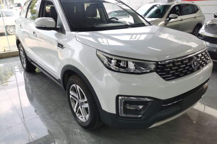 Used CHANGAN CS55 2018 1.5T Automatic Colorful Edition China V Standard Front Right 45 Deg