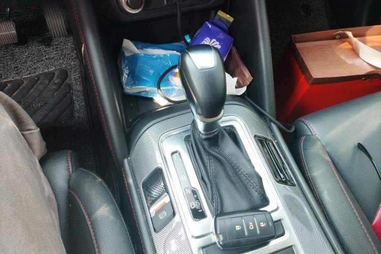 Used CHANGAN CS55 2018 1.5T Automatic Colorful Edition China V Standard Gear Lever
