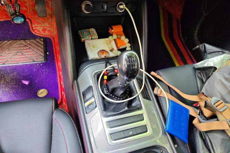 Used CHANGAN CS55 2018 1.5T Manual Colorful Model China V Standard Gear Lever