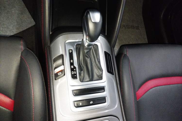 Used CHANGAN CS55 2018 1.5T Automatic Xuan Dong Model China V Standard Gear Lever