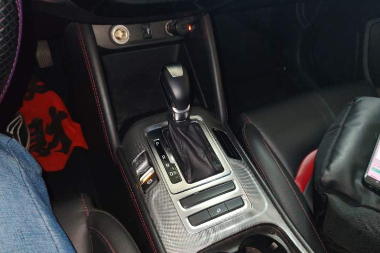 Used CHANGAN CS55 2018 1.5T Automatic Colorful Edition China V Standard Gear Lever