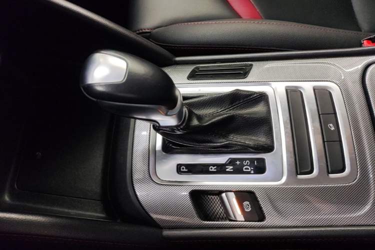 Used CHANGAN CS55 2018 1.5T Automatic Colorful Edition China V Standard Gear Lever