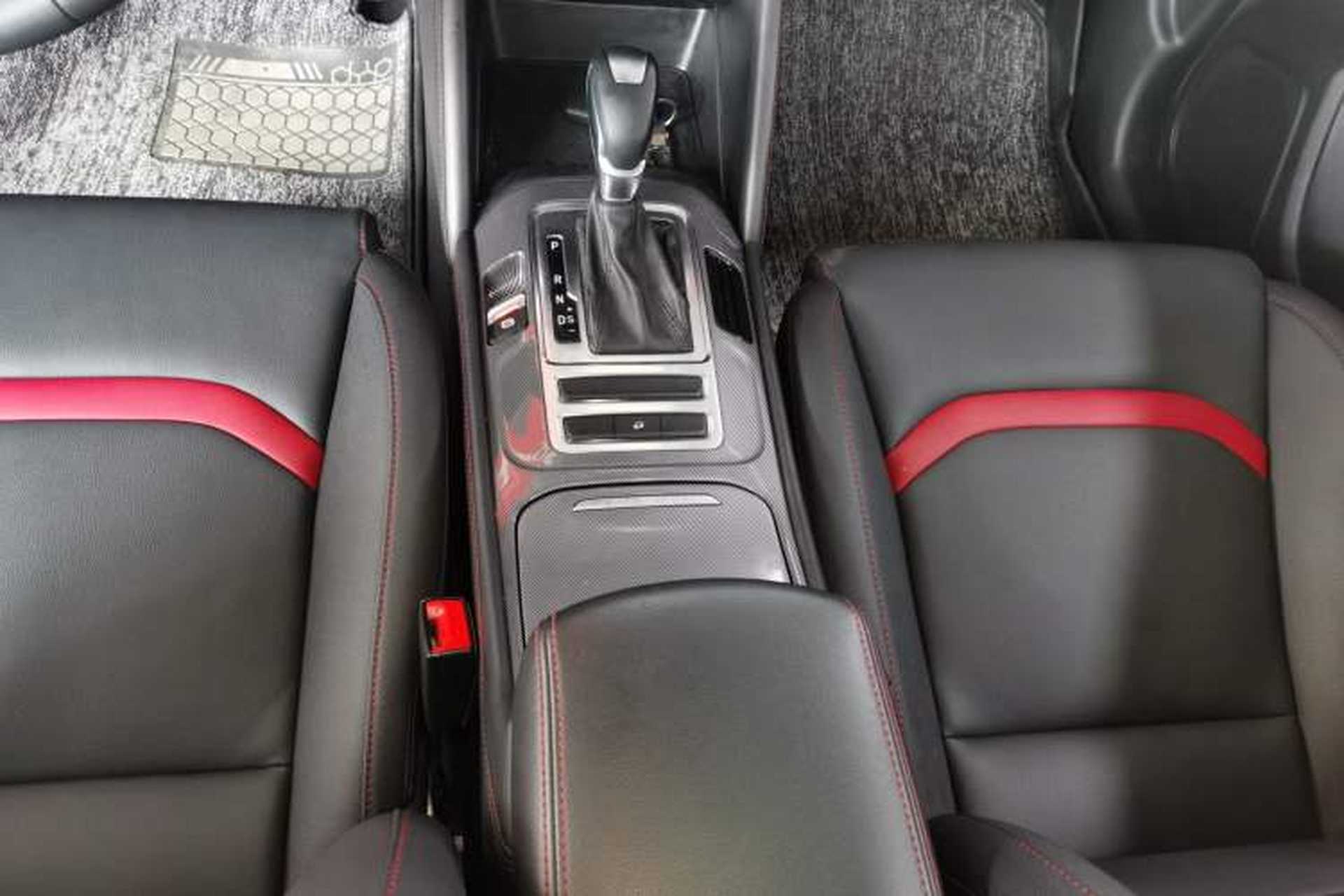 Used CHANGAN CS55 2018 1.5T Automatic Colorful Edition China V Standard Gear Lever