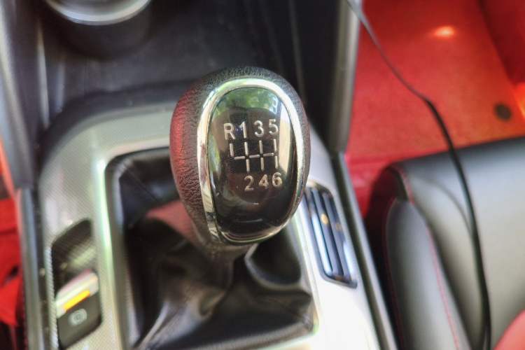 Used CHANGAN CS55 2018 1.5T Manual Colorful Model China V Standard Gear Lever